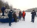 Cпасатели патрулируют Финский залив: рыбаки получили первые протоколы